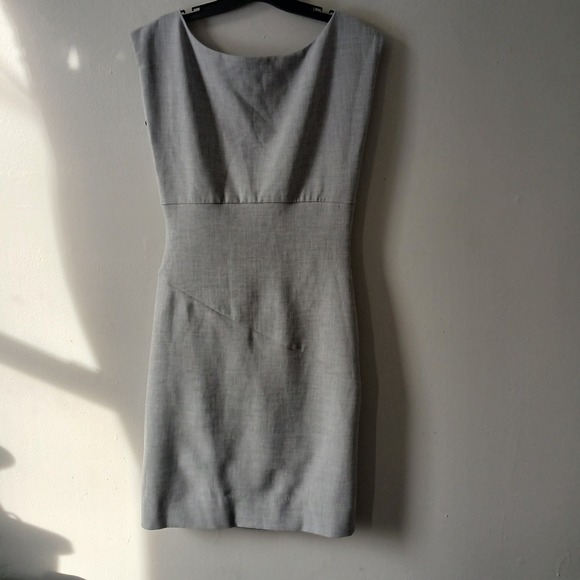 Diane Von Furstenberg Women's Sleeveless Gray Dress with Ruching Size 12 V-Back - Picture 14 of 16